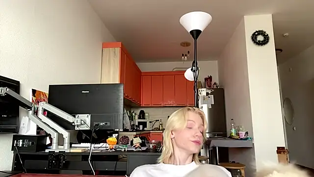 HirokoMassengills Adlı Modelin Canlı XXX Sohbeti