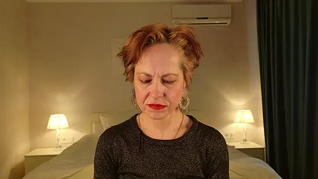 LioraWeiss Adlı Modelin Canlı XXX Sohbeti