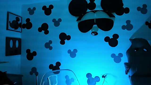 XXX chat uživo modela AdharaSkinny_