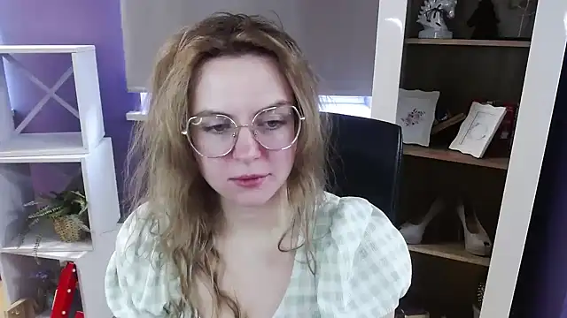 Zoey_Erotic Adlı Modelin Canlı XXX Sohbeti