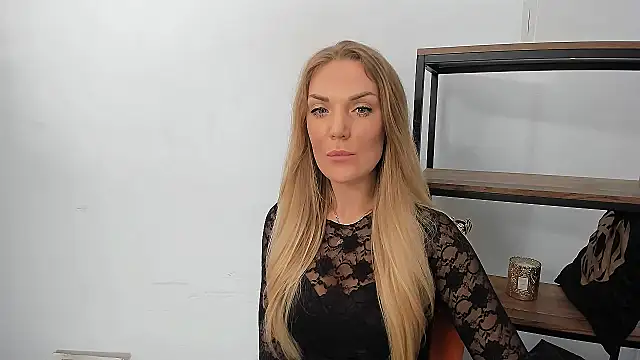 AulloraHoney: онлайн-секс-чат