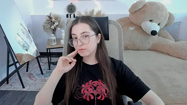 VirtuallVoyant Adlı Modelin Canlı XXX Sohbeti