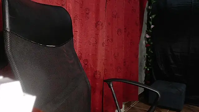 Онлайн чат XXX Lucyy_69