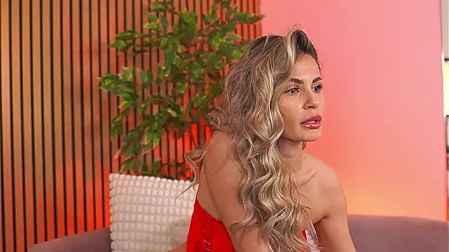 Avril_Cyrus Chat XXX in diretta