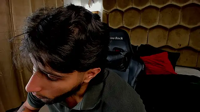 Emmet_CollinsJS Live XXX Chat