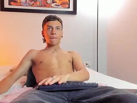 Noahh_Saky webcam show