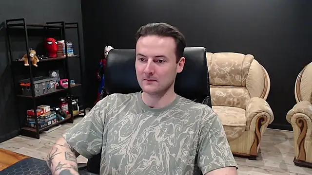 MihasikD élő XXX-chatje