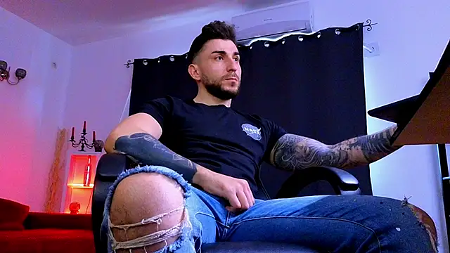 MightyAaron66 লাইভ XXX চ্যাট