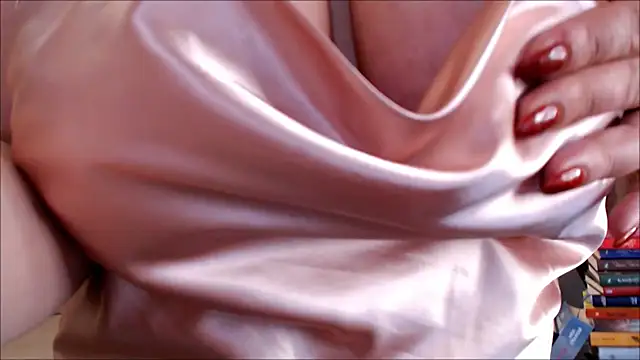 SimplyDivine's Live XXX Chat