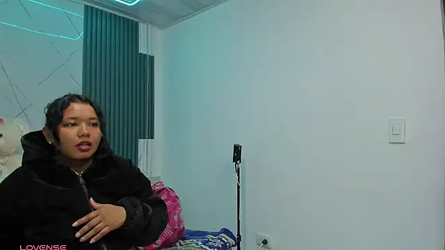 Leila_rossi Adlı Modelin Canlı XXX Sohbeti