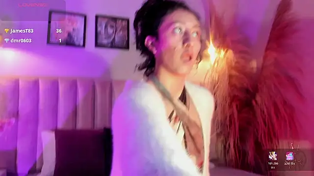 karoline_lux Adlı Modelin Canlı XXX Sohbeti