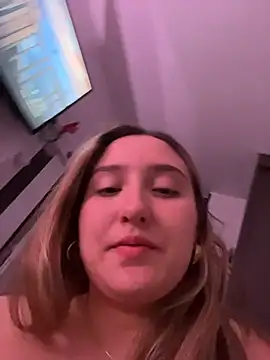 MoraInFire Chat XXX live