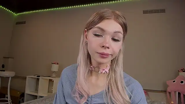 دردشة Blondy_Fina الجنسية المباشرة