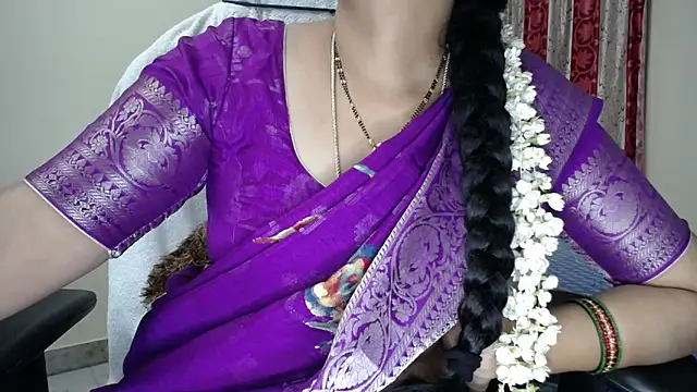 Sexy_HouseWifee's Live XXX Chat