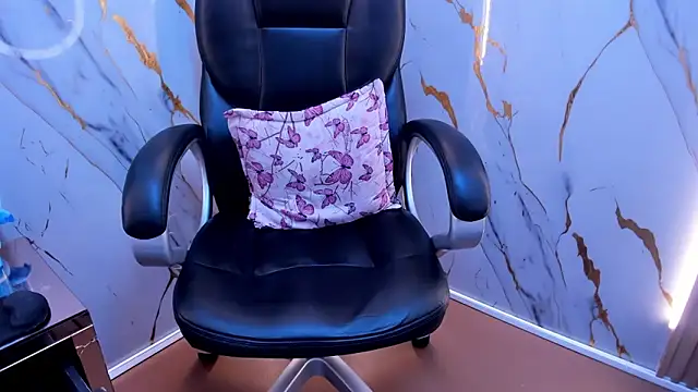 MilaDivine Chat XXX live