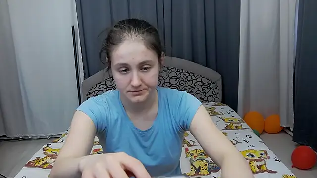 Holliy_Cooper Chat XXX in diretta