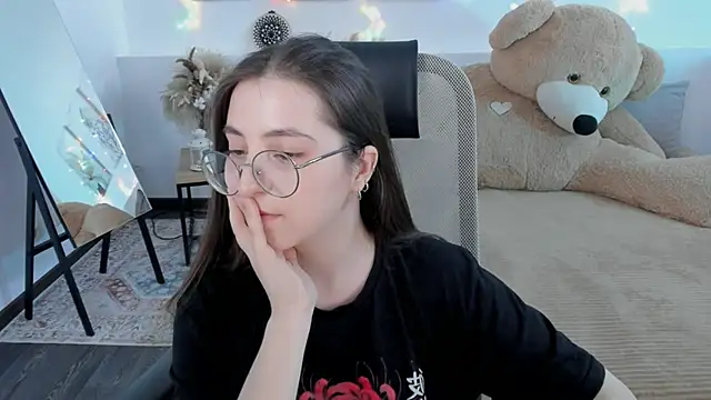 VirtuallVoyant's Live XXX Chat