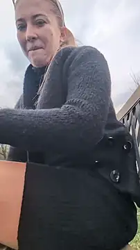 Chat +18 de Risky_girl23_ ao vivo