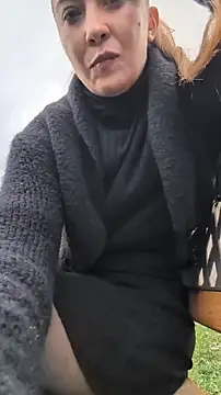 Risky_girl23_ Chat XXX in diretta