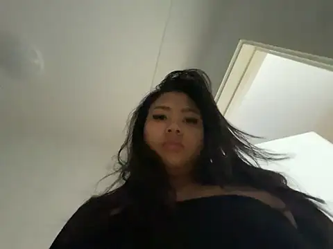 TitiTinyThain Webbikameraesitys