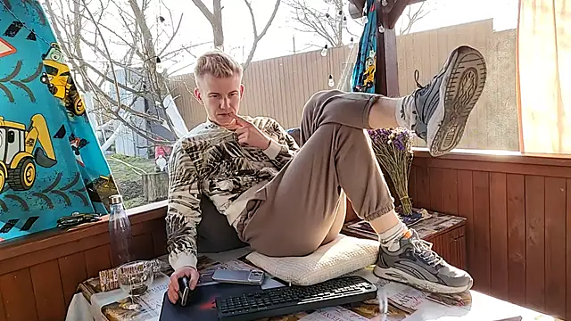 Show modela Vuitton na web-kameri