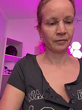 AnnikaRoseのライブXXXチャット