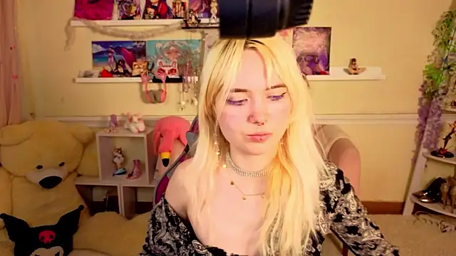 Iris_Ivory Adlı Modelin Canlı XXX Sohbeti