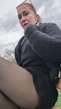 Risky_girl23_ Adlı Modelin Canlı XXX Sohbeti