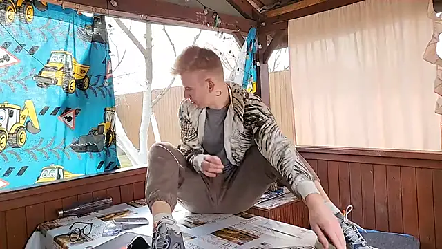 Вебкам-шоу Vuitton