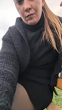 Risky_girl23_ Adlı Modelin Canlı XXX Sohbeti