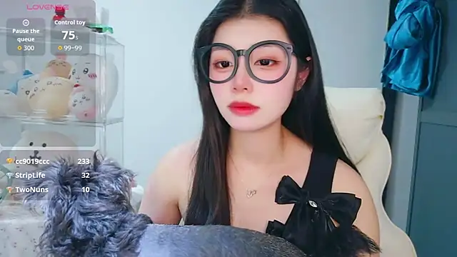 -XiaoYu-777のライブXXXチャット