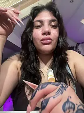 Онлайн чат XXX MinaKhalina