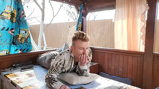 VuittonのライブXXXチャット