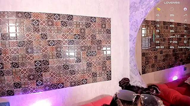 Mia_luxxx_: онлайн-секс-чат