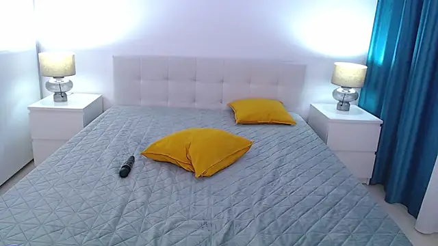 _Mia_Adams: онлайн-секс-чат