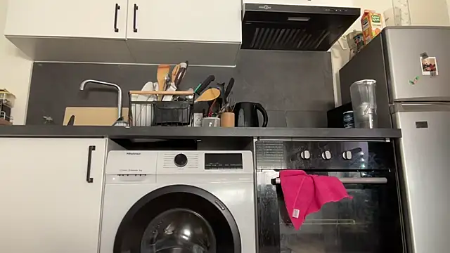 nanaisbackkn Live XXX chat