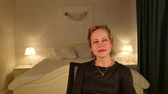 LioraWeiss: онлайн-секс-чат