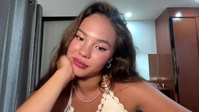 kamila_18_french: онлайн-секс-чат