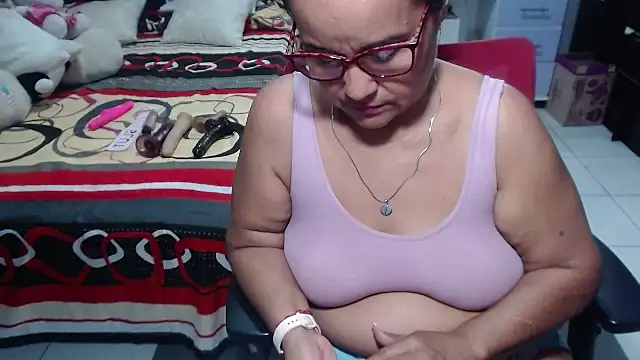 دردشة pervert_mommy_ الجنسية المباشرة