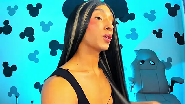 Show de AdharaSkinny_ na webcam