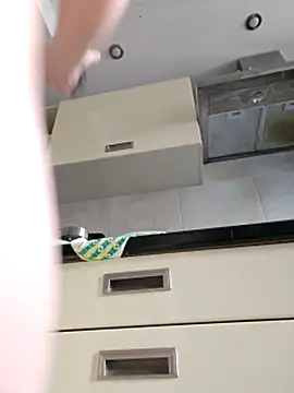 Happy_Gym_Year Show in webcam