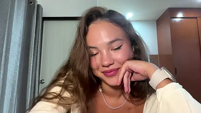 kamila_18_french live XXX chat