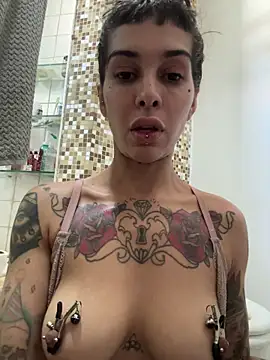 Nikatsu Chat XXX in diretta