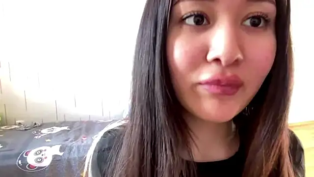 Chat XXX en directo de YourMiIa