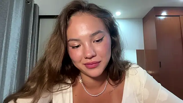 kamila_18_french Chat XXX in diretta