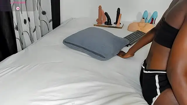 CREAMY_BUBBLEGUM's Webcam Show