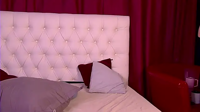 NessGentry Chat XXX in diretta