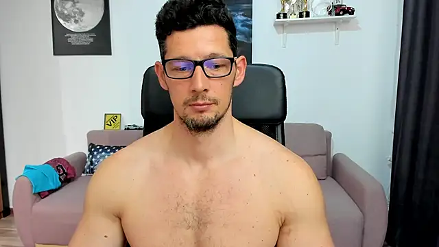 دردشة BrutusK08 الجنسية المباشرة