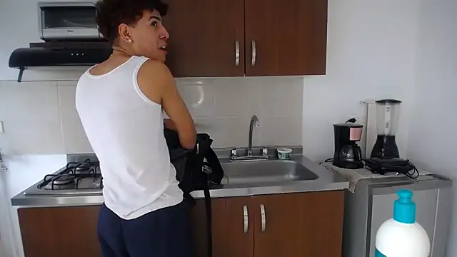 black_men9 Adlı Modelin Canlı XXX Sohbeti