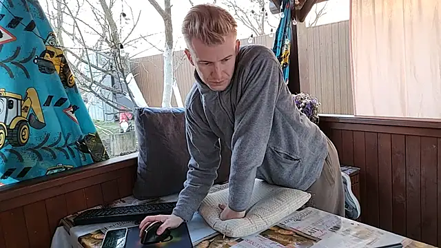 Chatroom XXX en direct de Vuitton